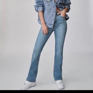 ARITZIA NWT HIGH WAISTED JEANS Denim Forum - The Bailey High Rise Boot 32L
